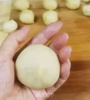 Make Fresh meat mooncake step 9