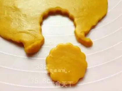 Make "Hallow Pumpkin Ghost Faces." step 7