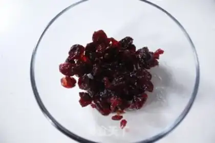 Make Cranberry Madeleine step 0