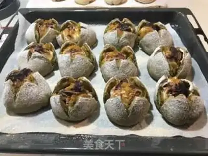 Make Pumpkin burst the bread step 14