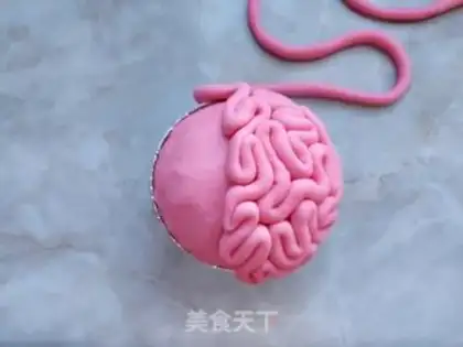 Make Halloween simulation brain cake step 13