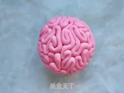 Make Halloween simulation brain cake step 14