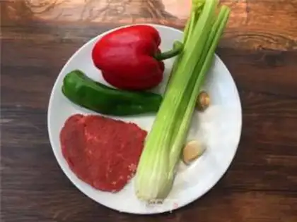Make Three-colour beef silk step 0