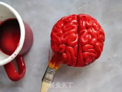 Make Halloween simulation brain cake step 15