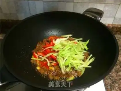 Make Three-colour beef silk step 6