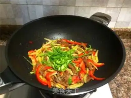 Make Three-colour beef silk step 7