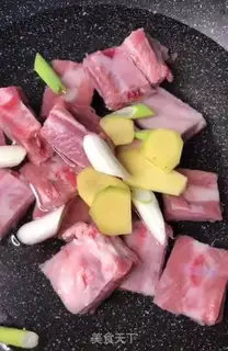 Make Corn carrot steak soup step 1