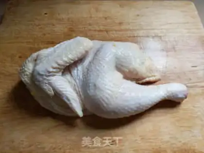 Make White chicken with sauce step 0