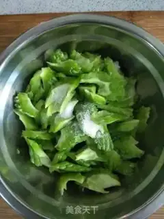 Make Scrambled eggs step 3