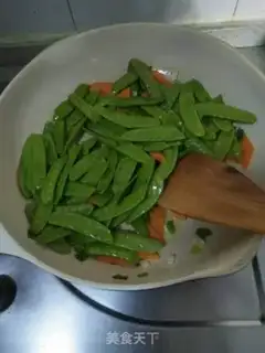 Make The ham sausages are fried with Dutch beans step 4