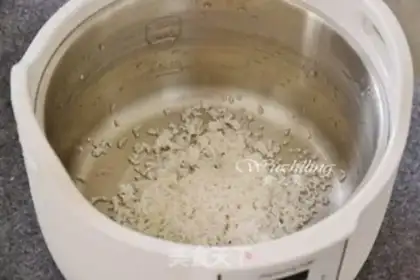 Make Crab porridge step 1