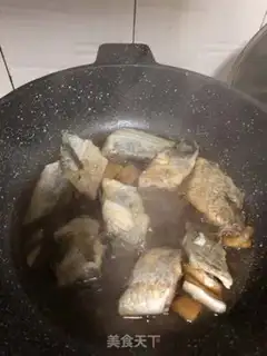 Make Jell-O fish step 2