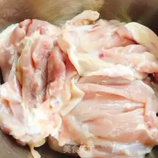 Make Chicken with garlic sauce step 0