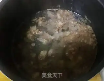 Make Spicy beef noodles step 1