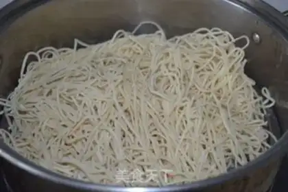 Make Piper chicken for noodles step 1