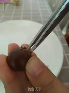 Make A simple version of sugar fried chestnuts step 1