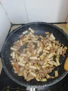 Make Pyramid fried meat step 3