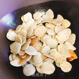 Make Dry pretzels, green bean pie step 2