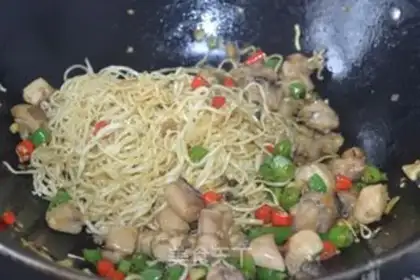 Make Piper chicken for noodles step 10
