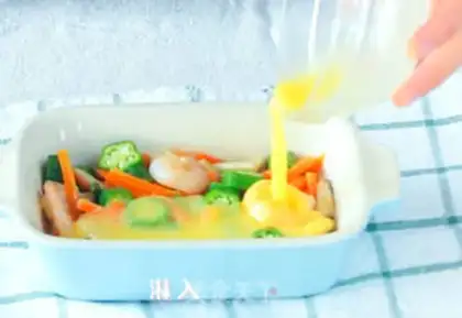 Make Autumn shrimp baked eggs step 4