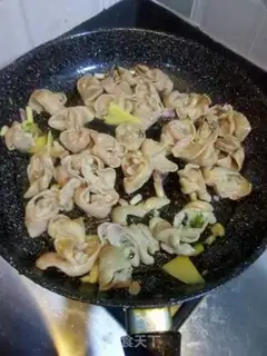 Make The sour sauce goes back to the intestines step 3