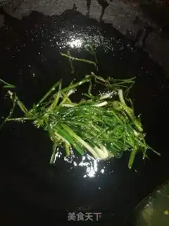 Make Five flowers covered in noodles step 0