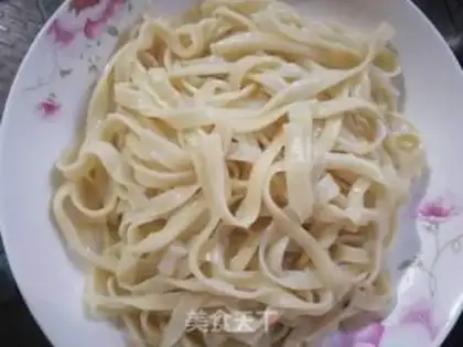 Make Five flowers covered in noodles step 2