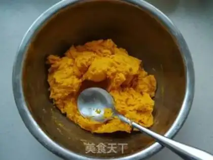 Make Pumpkin cheesies step 4