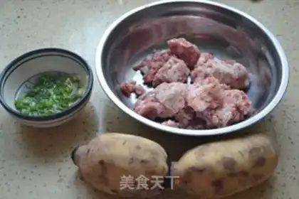Make The sour soup and the sour loaf step 0