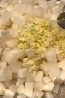 Make Korean sweet and sweet radish step 2