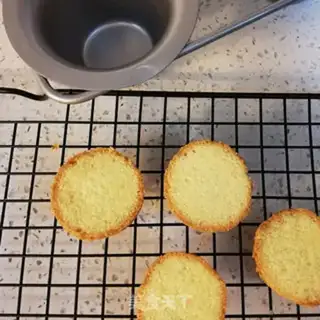 Make Spider butter twirl cake step 13