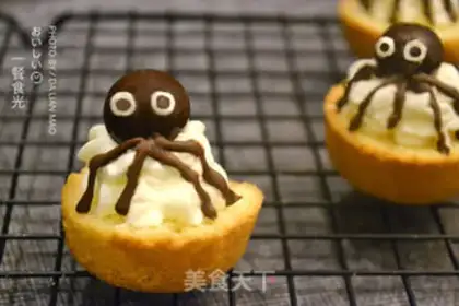 Make Spider butter twirl cake step 20