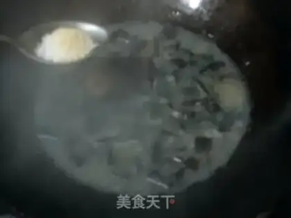 Make The omelet on the omelet step 7