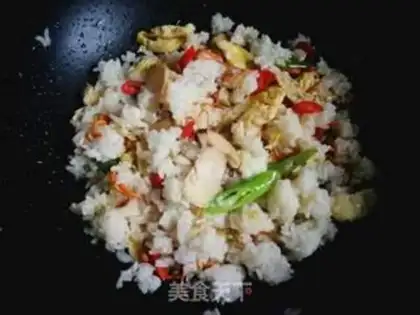 Make Puffy egg fried rice step 5