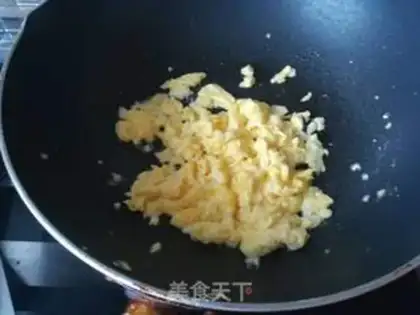 Make Scrambled eggs step 3