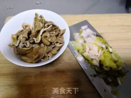 Make Sour sauce and salami step 0