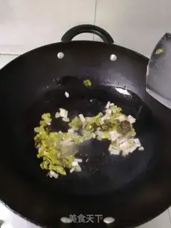 Make Sour sauce and salami step 1
