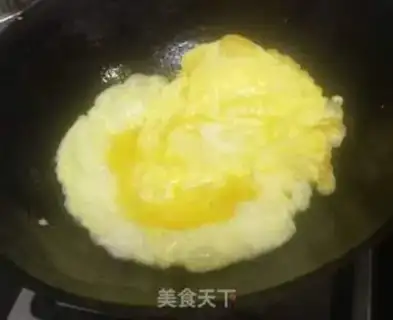 Make Eggs and rice step 1
