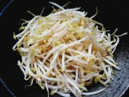 Make Green bean sprouts step 0