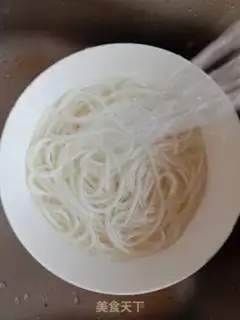 Make Puffed rice with broccoli step 1