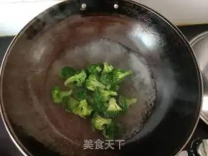 Make Puffed rice with broccoli step 5