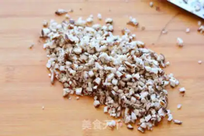Make Dried horse teeth and meat buns step 12