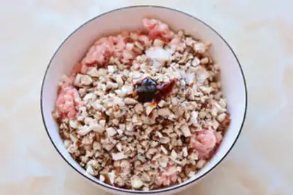 Make Shrimp eggs steaming mud step 1