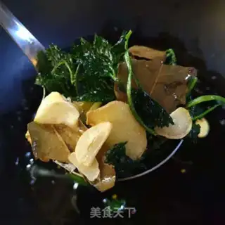 Make Homemade pepper oil step 2
