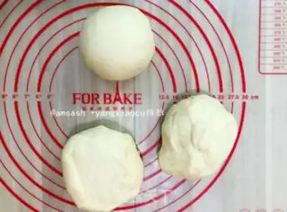 Make Christmas Ring bread step 3