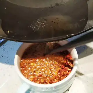 Make Homemade pepper oil step 4