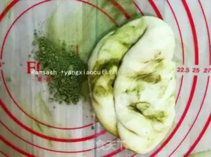 Make Christmas Ring bread step 5