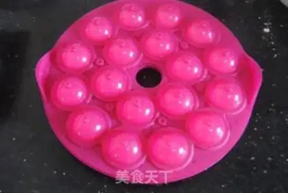 Make Ghost lollipop cake step 8