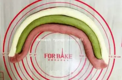 Make Christmas Ring bread step 11