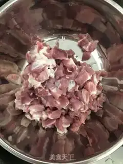 Make Northeast traditional dry sausage step 1